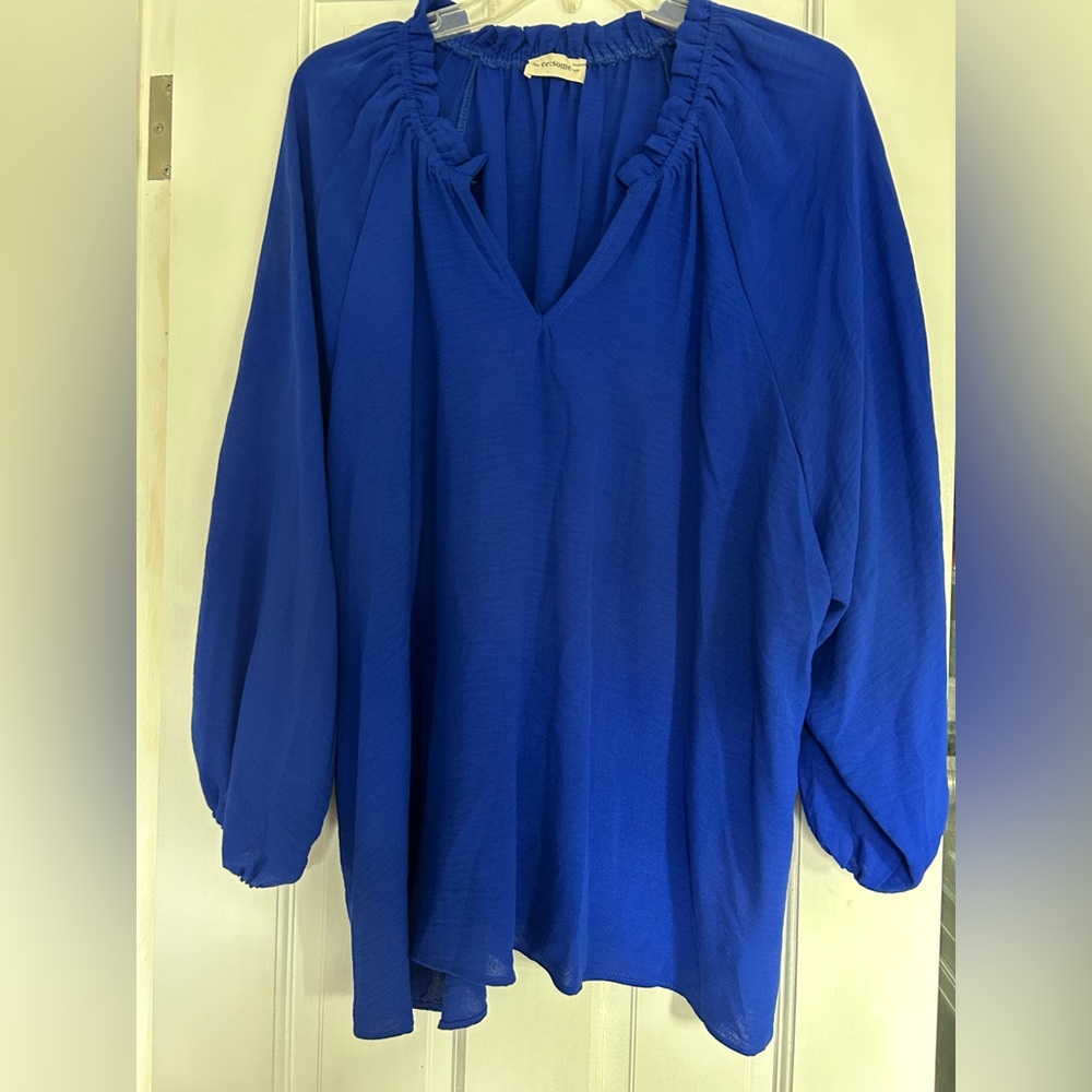 Eesome Beautiful crinkle fabric blouse